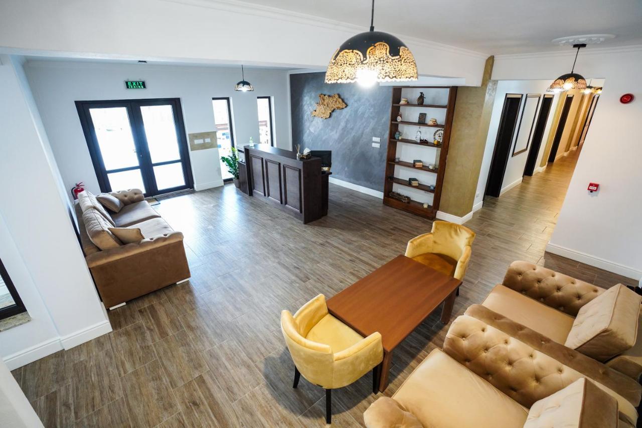 Hotel Yara Vişeu de Sus Buitenkant foto