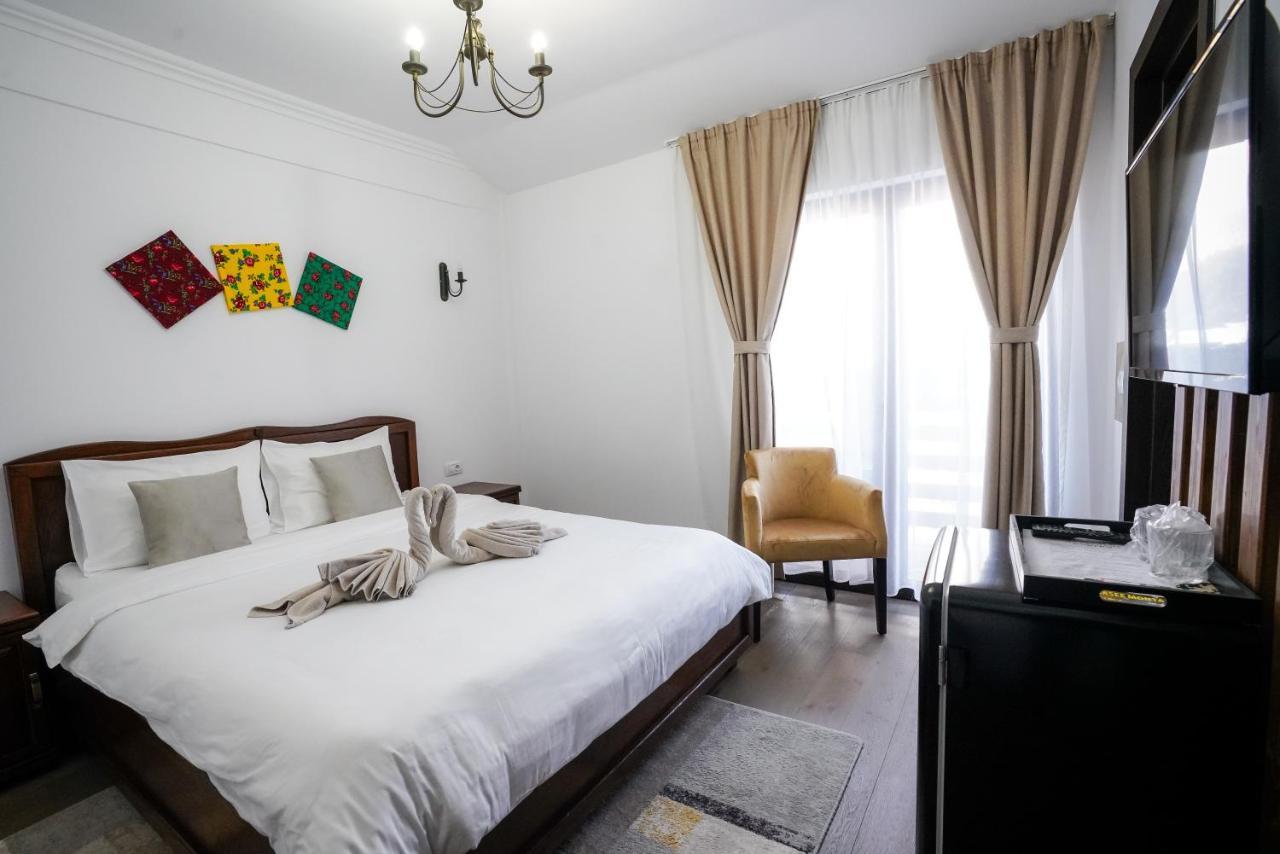 Hotel Yara Vişeu de Sus Buitenkant foto