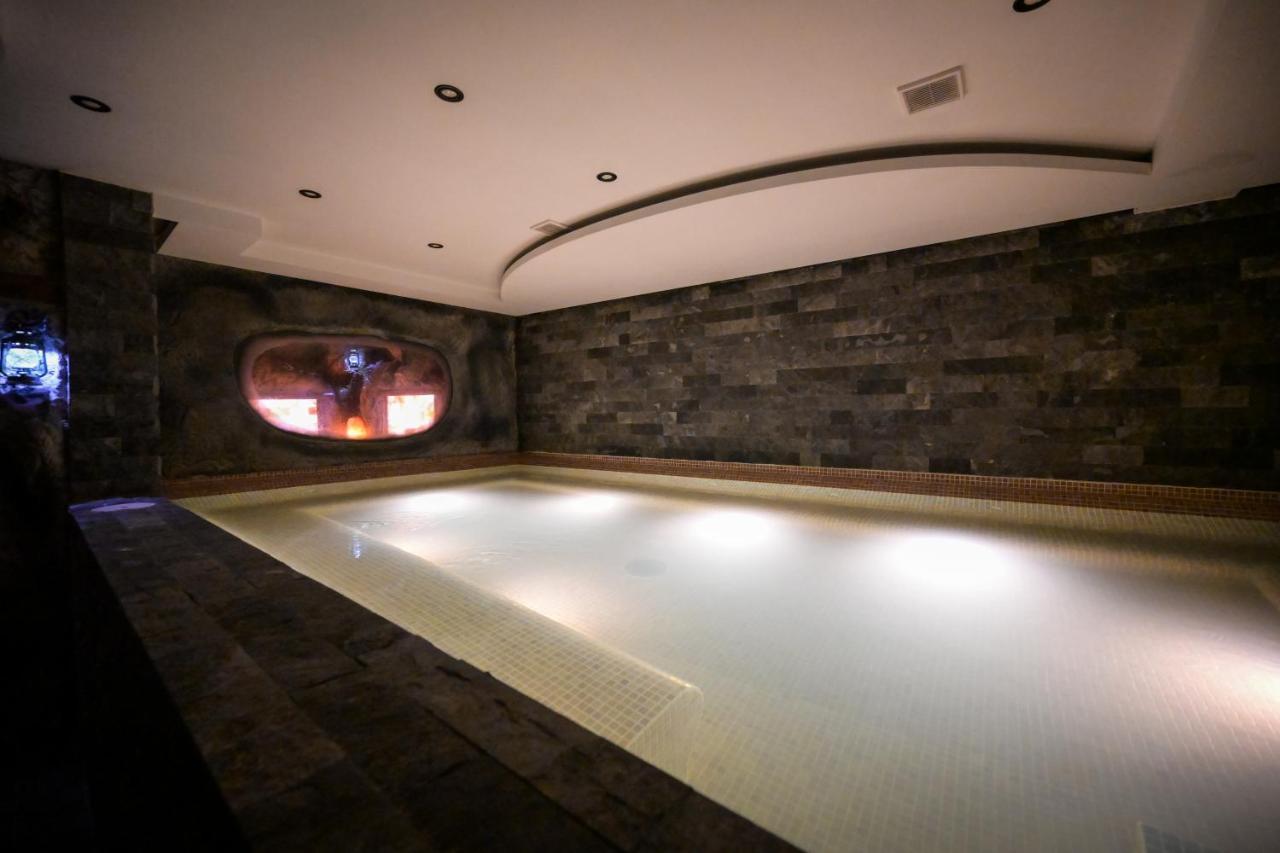 Hotel Yara Vişeu de Sus Buitenkant foto