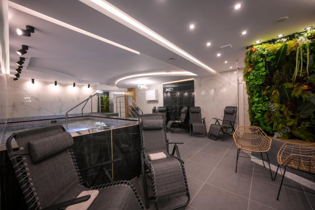 Hotel Yara Vişeu de Sus Buitenkant foto