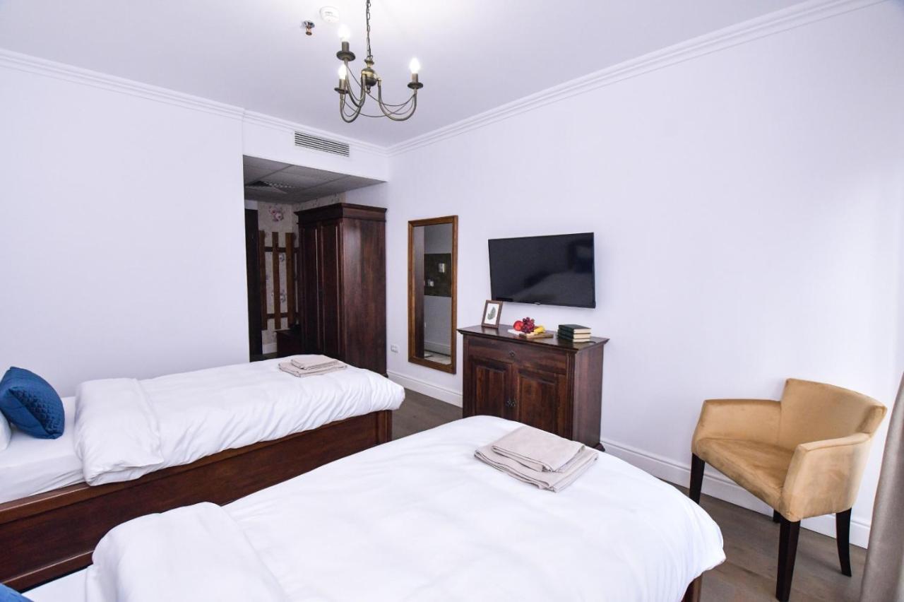 Hotel Yara Vişeu de Sus Buitenkant foto