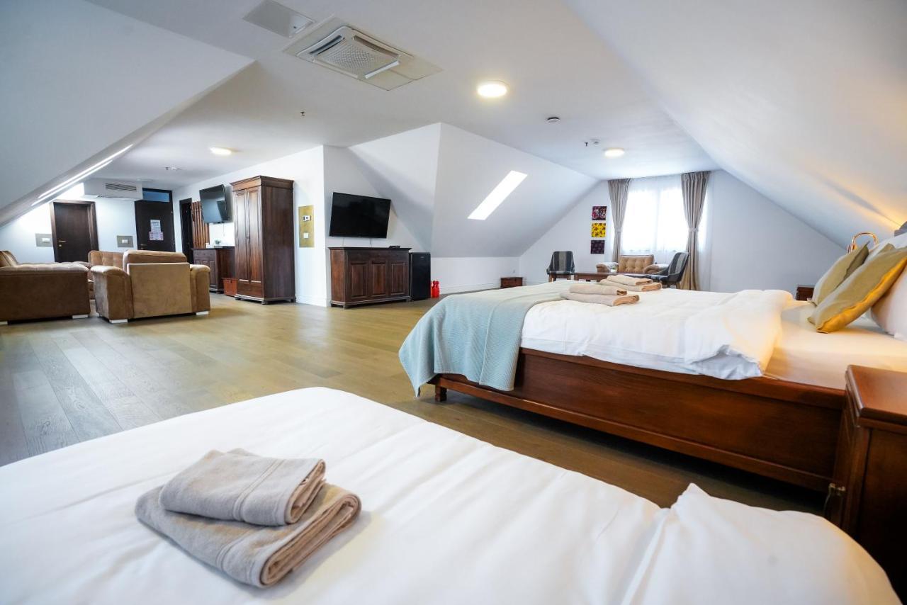 Hotel Yara Vişeu de Sus Buitenkant foto