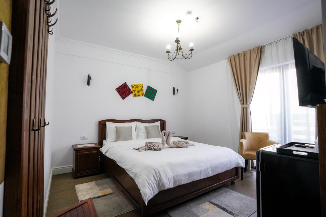 Hotel Yara Vişeu de Sus Buitenkant foto