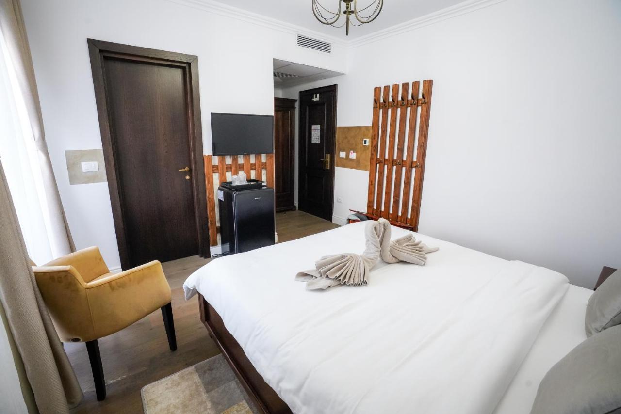 Hotel Yara Vişeu de Sus Buitenkant foto