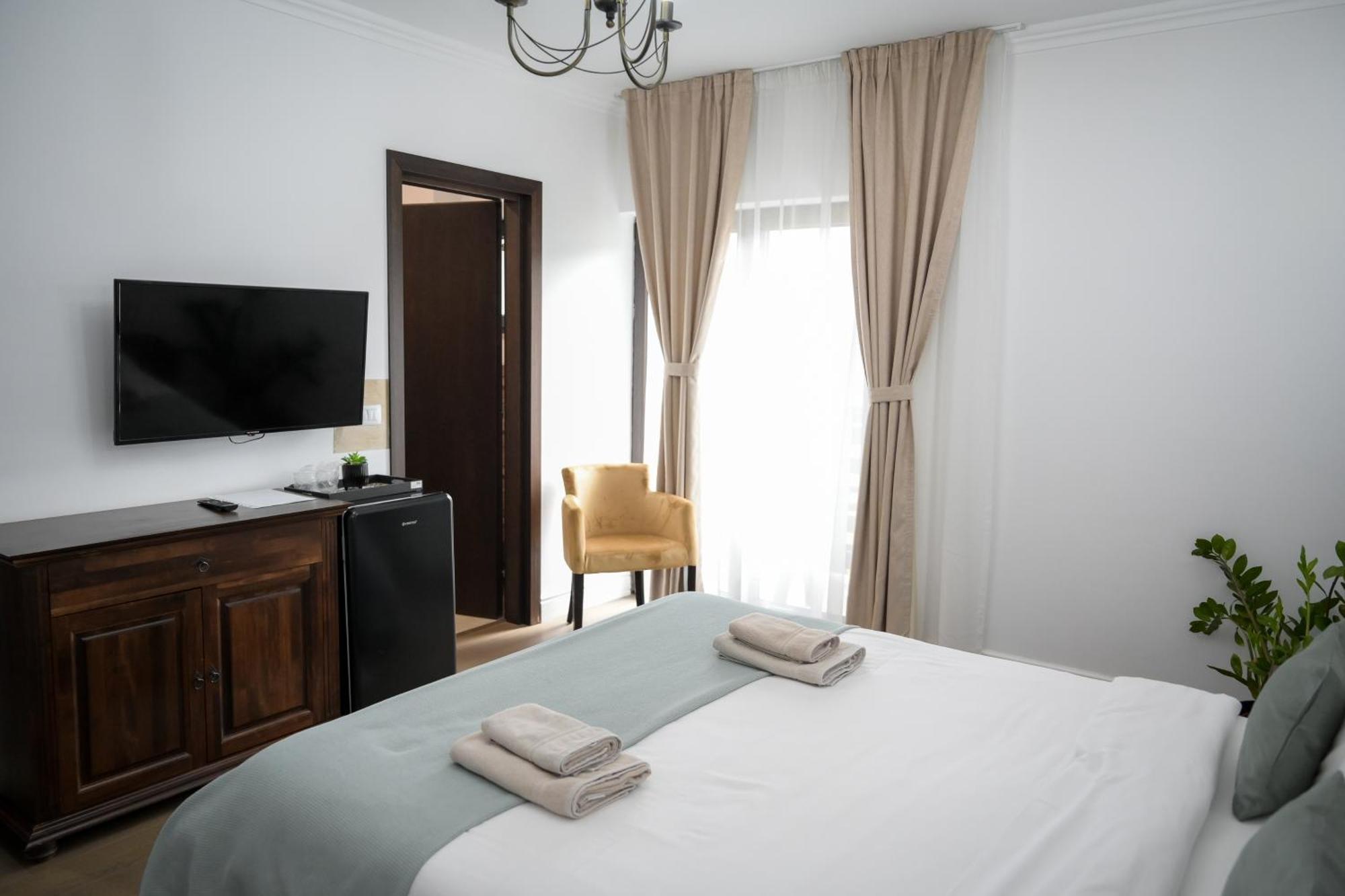 Hotel Yara Vişeu de Sus Buitenkant foto