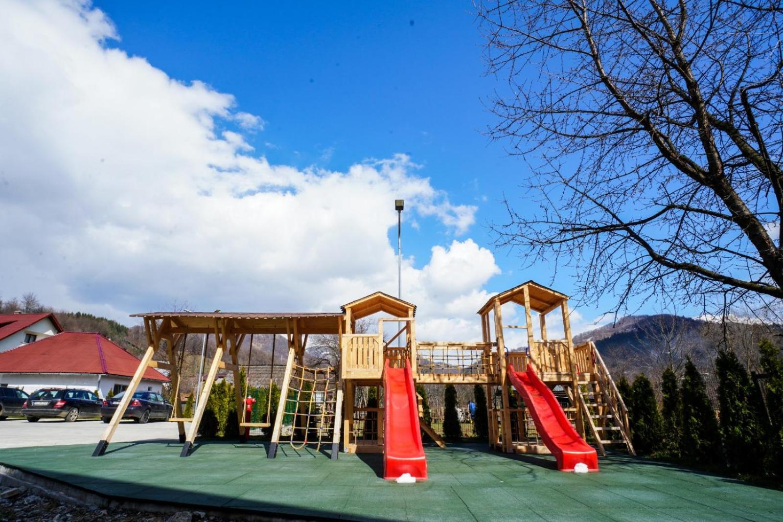 Hotel Yara Vişeu de Sus Buitenkant foto