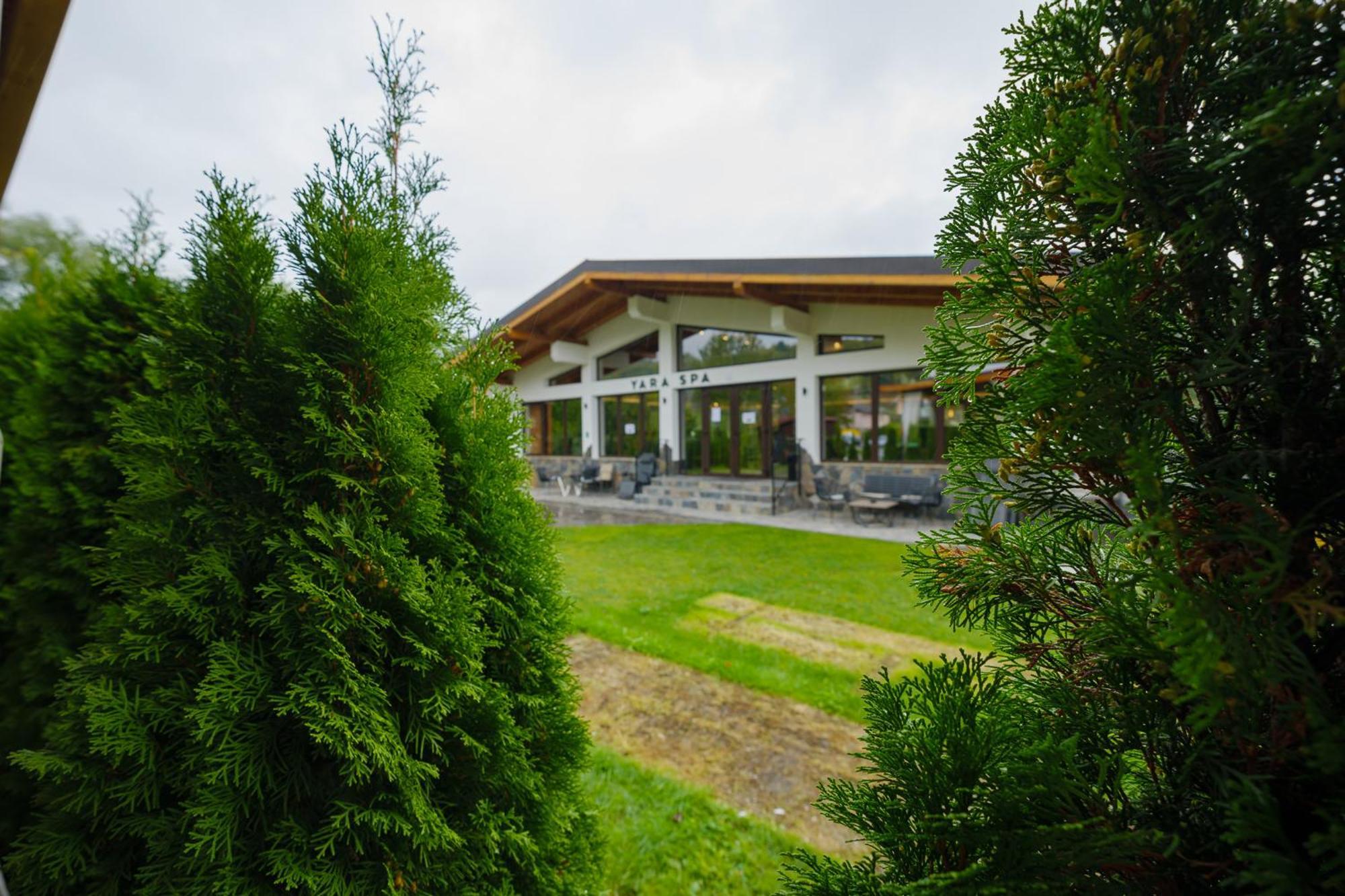 Hotel Yara Vişeu de Sus Buitenkant foto